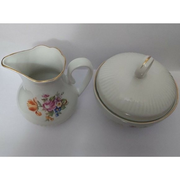 Vintage Cream and Sugar Set made in Romania, floral, gold trimmed, Excellent... - Picture 2 of 10